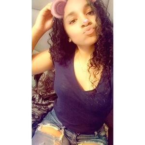 Meet your Posher, Jandalee